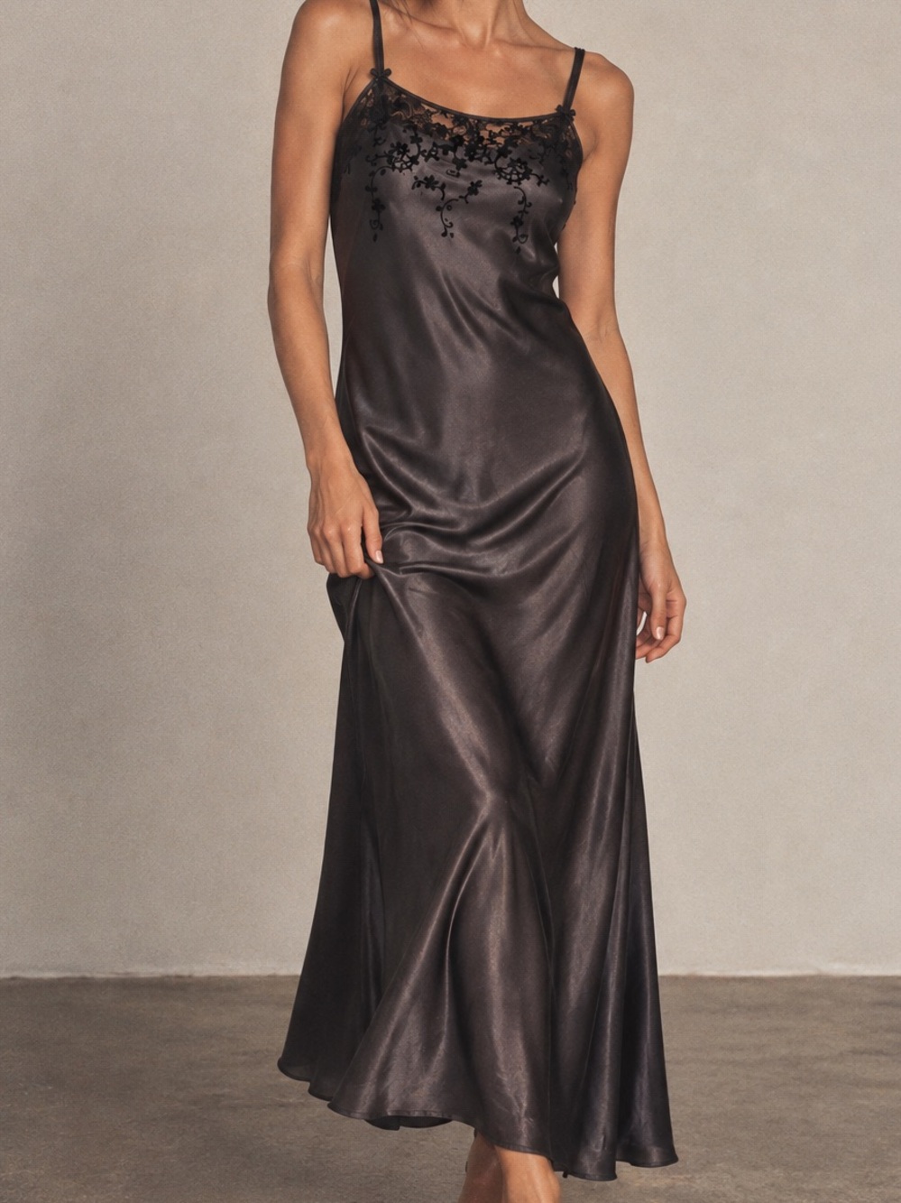 Oscar de la Renta Black Satin Lace-Trim Slip